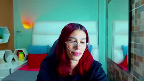 Snapshot of nicolee_angels chatting on 01-05-25, 02:19 N i c o l e online show from 01-05-25, 02:19