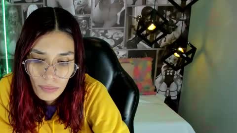 Snapshot of nicolee_angels chatting on 02-09-25, 02:18 N i c o l e online show from 02-09-25, 02:18