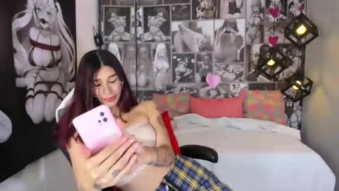 Snapshot of nicolee_angels chatting on 02-16-25, 05:37 N i c o l e online show from 02-16-25, 05:37