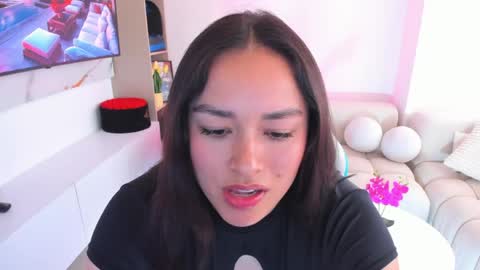 Nicolle online show from 04-18-26, 07:29