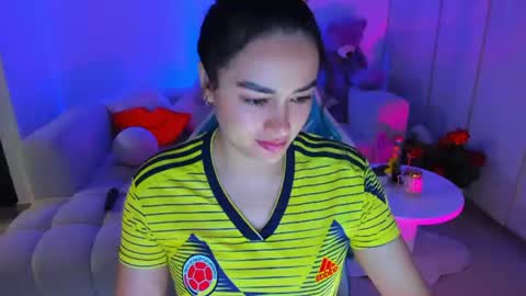 Snapshot of nicoleeorson chatting on 07-03-26, 11:55 Nicolle online show from 07-03-26, 11:55