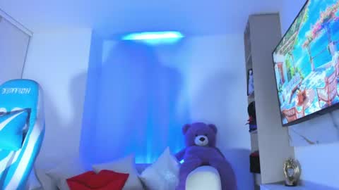 Snapshot of nicoleeorson chatting on 07-11-26, 11:17 Nicolle online show from 07-11-26, 11:17