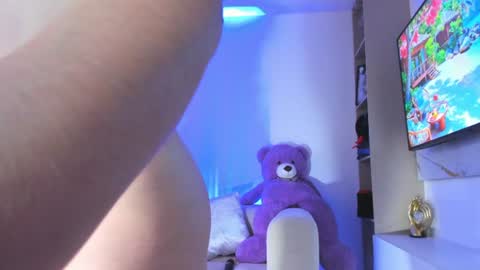 Snapshot of nicoleeorson chatting on 07-17-26, 10:47 Nicolle online show from 07-17-26, 10:47