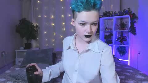 Snapshot of nicolefloret chatting on 12-18-24, 08:36 Nicole online show from 12-18-24, 08:36