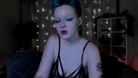 Snapshot of nicolefloret chatting on 12-26-24, 11:35 Nicole online show from 12-26-24, 11:35