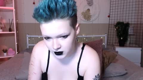Snapshot of nicolefloret chatting on 12-31-24, 12:46 Nicole online show from 12-31-24, 12:46