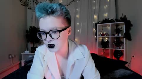 Snapshot of nicolefloret chatting on 01-01-25, 08:37 Nicole online show from 01-01-25, 08:37