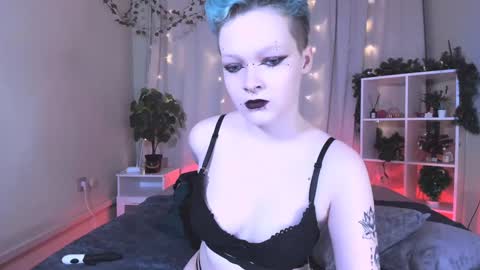 Snapshot of nicolefloret chatting on 01-03-25, 11:33 Nicole online show from 01-03-25, 11:33