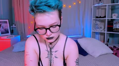 Snapshot of nicolefloret chatting on 01-23-25, 03:37 Nicole online show from 01-23-25, 03:37