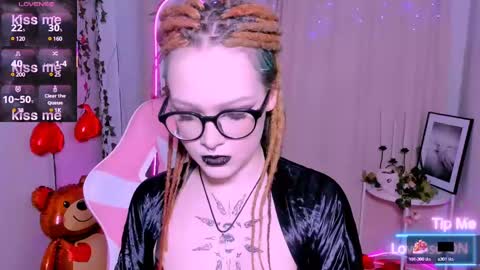 Snapshot of nicolefloret chatting on 02-13-25, 09:17 Nicole online show from 02-13-25, 09:17