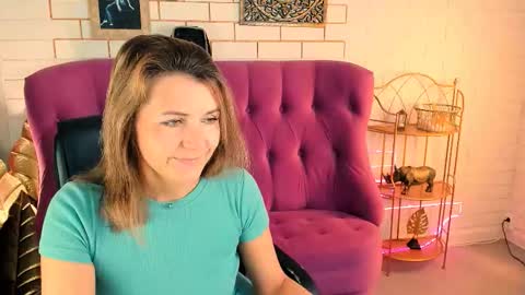 nicolehits online show from 09-26-25, 09:35