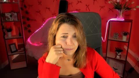 nicolehits online show from 09-29-25, 05:45