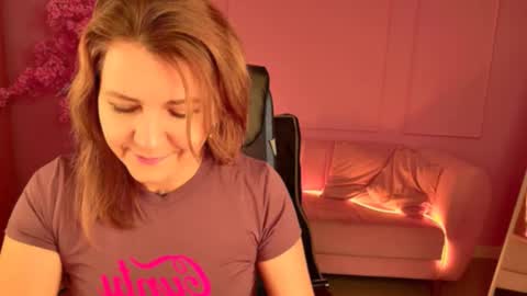 nicolehits online show from 11-07-25, 05:29