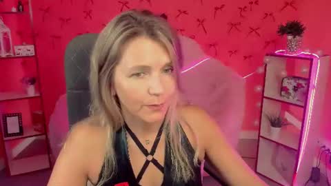nicolehits online show from 07-28-26, 07:39
