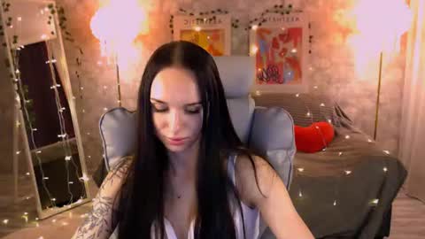 Nicole online show from 06-17-26, 04:41