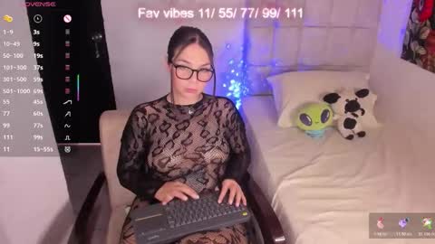 Snapshot of nicolepeachx chatting on 05-01-26, 03:16 Nicol independent model online show from 05-01-26, 03:16