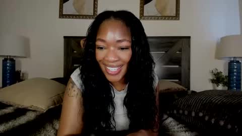 Snapshot of nicolesolace chatting on 05-16-26, 09:24 Nicole online show from 05-16-26, 09:24