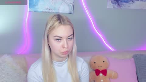 Snapshot of nicolestunning chatting on 05-05-26, 08:55 NicoleStunning online show from 05-05-26, 08:55