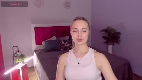 Snapshot of nicolestunning chatting on 05-14-26, 05:20 NicoleStunning online show from 05-14-26, 05:20