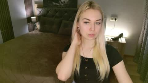 Snapshot of nicolestunning chatting on 05-15-26, 05:36 NicoleStunning online show from 05-15-26, 05:36