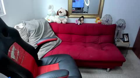 Snapshot of nicolettcolin chatting on 12-18-24, 06:46 Nicolettcolin  online show from 12-18-24, 06:46