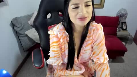 Snapshot of nicolettcolin chatting on 12-30-24, 11:38 Nicolettcolin  online show from 12-30-24, 11:38