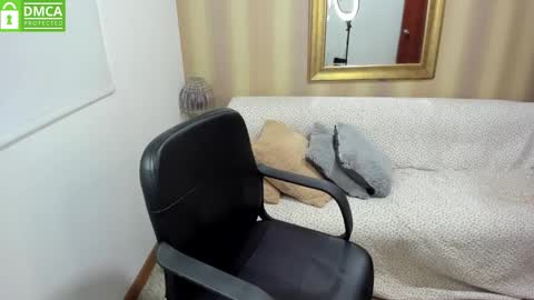 Snapshot of nicolettcolin chatting on 10-17-25, 06:54 Nicolettcolin  online show from 10-17-25, 06:54