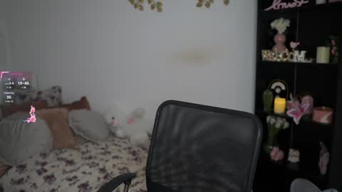 nicolette__shea_ online show from 12-11-24, 03:15