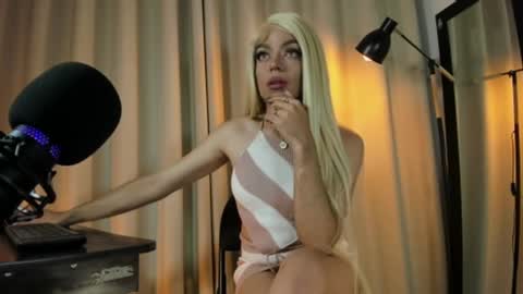 Snapshot of nicolette_tay chatting on 02-05-25, 07:39 Nicol online show from 02-05-25, 07:39