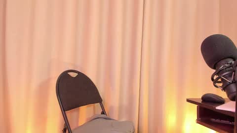 Snapshot of nicolette_tay chatting on 02-08-25, 07:59 Nicol online show from 02-08-25, 07:59