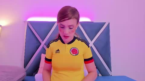 nicoll_89 online show from 06-17-26, 12:07