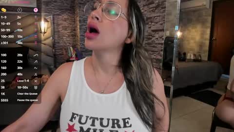 Nicolle online show from 06-04-26, 08:26