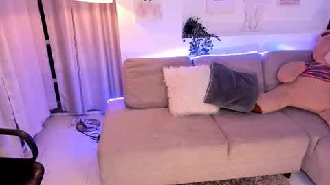 Snapshot of nicolle_foxy chatting on 02-09-25, 03:22 Nicolle online show from 02-09-25, 03:22