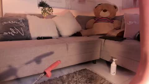 Snapshot of nicolle_foxy chatting on 02-26-25, 11:26 Nicolle online show from 02-26-25, 11:26