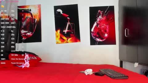 nicolle_hanks1 online show from 09-30-25, 01:43