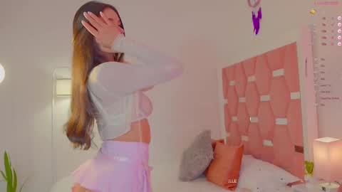 Snapshot of nicolle_mitchelle chatting on 03-01-25, 10:34 NEW instagram nicollemitchelle online show from 03-01-25, 10:34