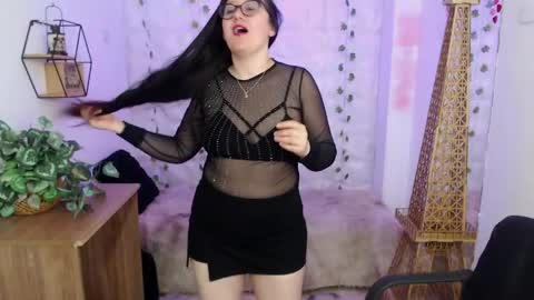 Nicolle  online show from 05-08-26, 02:17