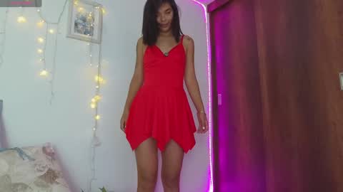 Snapshot of nicolle_swt chatting on 05-20-26, 11:22 Nicolle online show from 05-20-26, 11:22
