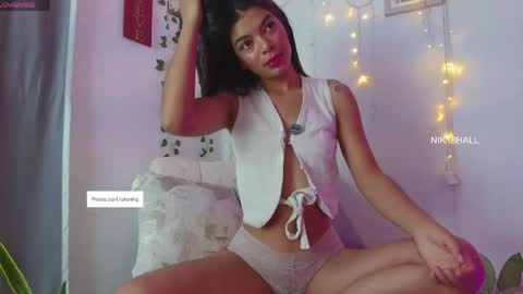 Snapshot of nicolle_swt chatting on 05-29-26, 12:03 Nicolle online show from 05-29-26, 12:03
