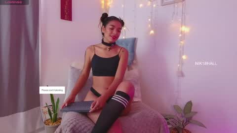 Snapshot of nicolle_swt chatting on 06-07-26, 02:32 Nicolle online show from 06-07-26, 02:32