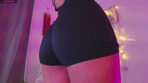 Snapshot of nicolle_swt chatting on 06-17-26, 01:08 Nicolle online show from 06-17-26, 01:08