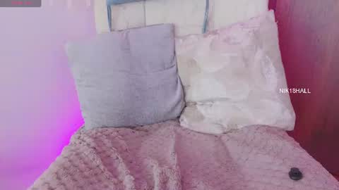 Snapshot of nicolle_swt chatting on 06-27-26, 12:22 Nicolle online show from 06-27-26, 12:22