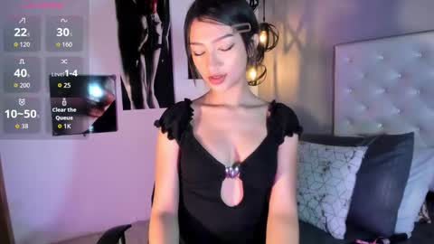 Snapshot of nicollee_heart chatting on 10-11-25, 01:53 Nicolle online show from 10-11-25, 01:53
