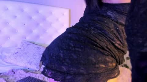 Snapshot of nicollee_heart chatting on 04-29-26, 01:59 Nicolle online show from 04-29-26, 01:59