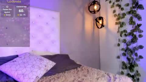 Nicolle online show from 07-27-26, 02:13