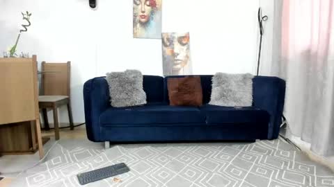 Nicolle Lima online show from 06-07-26, 09:40