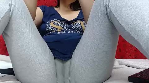 NICOLLE online show from 11-30-25, 12:03