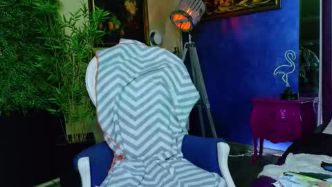 Snapshot of nicollepalmer chatting on 11-03-25, 02:07 Nicolle online show from 11-03-25, 02:07