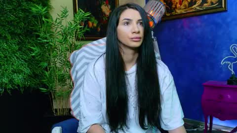 Nicolle online show from 11-06-25, 09:54