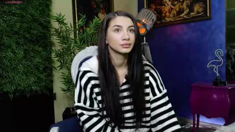 Nicolle online show from 12-03-25, 10:35